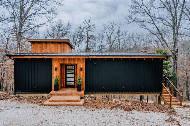 9961 Coose Bay Boulevard, Rogers, AR 72756