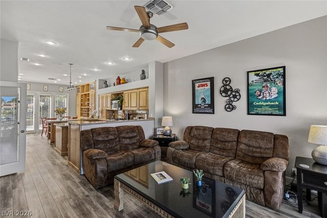 8060 Castle Pines Avenue, Las Vegas, NV 89113
