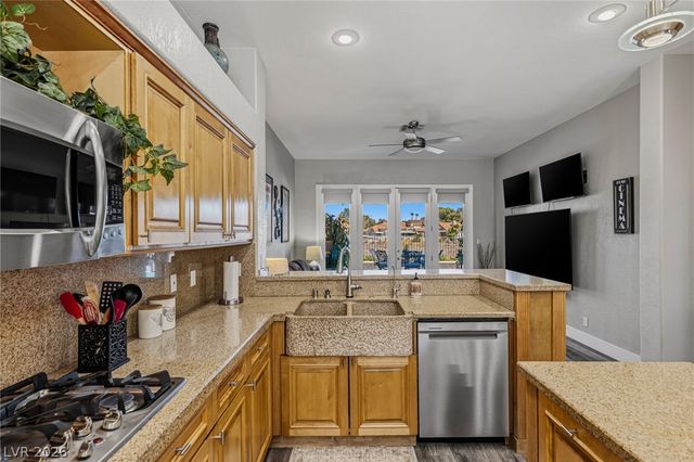 8060 Castle Pines Avenue, Las Vegas, NV 89113