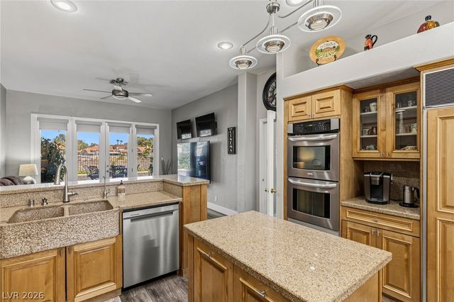 8060 Castle Pines Avenue, Las Vegas, NV 89113