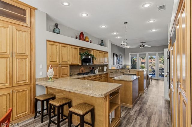 8060 Castle Pines Avenue, Las Vegas, NV 89113