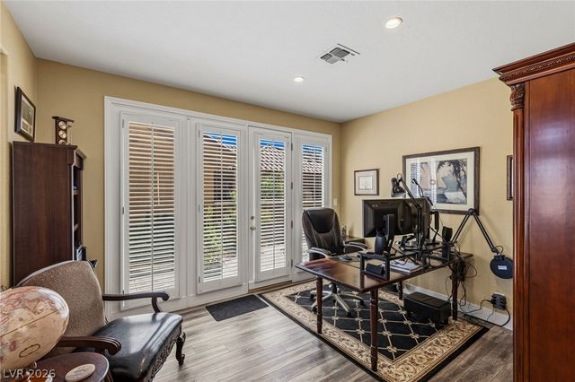 8060 Castle Pines Avenue, Las Vegas, NV 89113