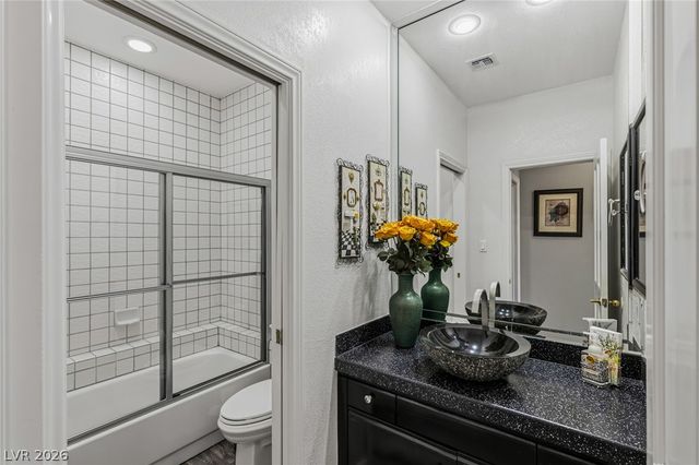 8060 Castle Pines Avenue, Las Vegas, NV 89113