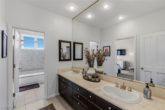 8060 Castle Pines Avenue, Las Vegas, NV 89113