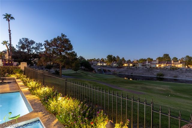 8060 Castle Pines Avenue, Las Vegas, NV 89113
