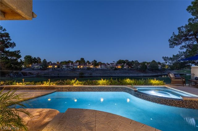 8060 Castle Pines Avenue, Las Vegas, NV 89113