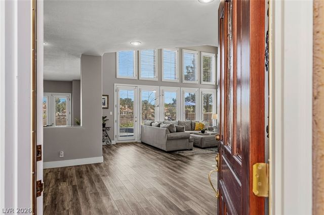 8060 Castle Pines Avenue, Las Vegas, NV 89113