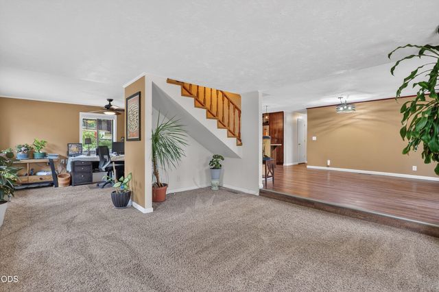 5003 Rogue River, Eagle Point, OR 97524