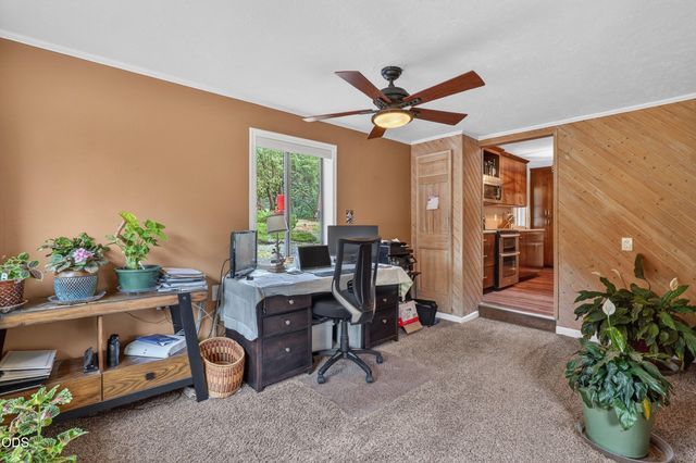 5003 Rogue River, Eagle Point, OR 97524
