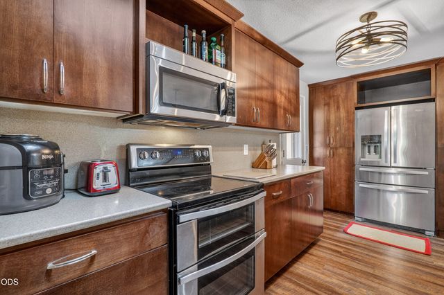 5003 Rogue River, Eagle Point, OR 97524
