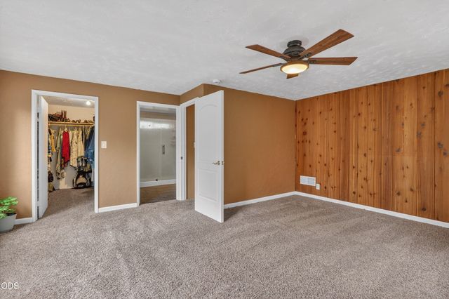 5003 Rogue River, Eagle Point, OR 97524