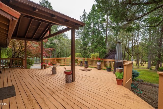 5003 Rogue River, Eagle Point, OR 97524