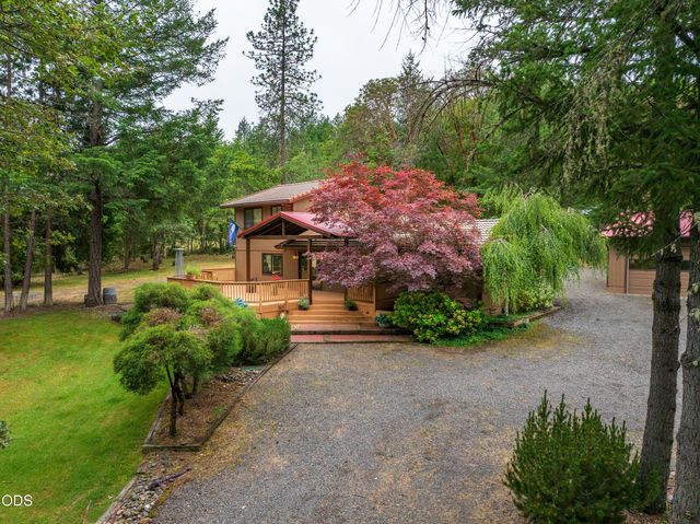 5003 Rogue River, Eagle Point, OR 97524