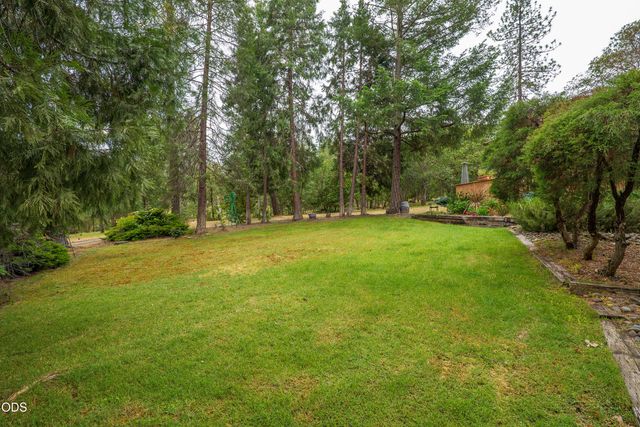 5003 Rogue River, Eagle Point, OR 97524