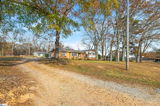 661 Cooley Road, Gray Court, SC 29645