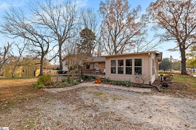 661 Cooley Road, Gray Court, SC 29645