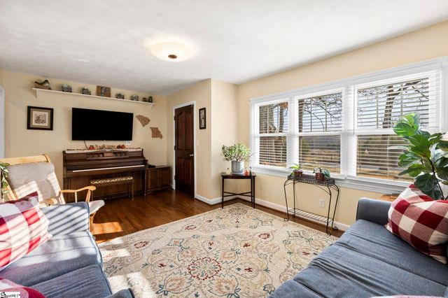 661 Cooley Road, Gray Court, SC 29645