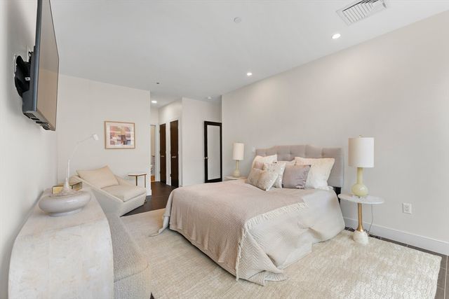 99-105 Broad St 8B, Boston, MA 02110