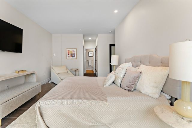 99-105 Broad St 8B, Boston, MA 02110