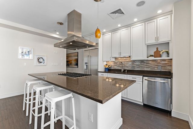 99-105 Broad St 8B, Boston, MA 02110