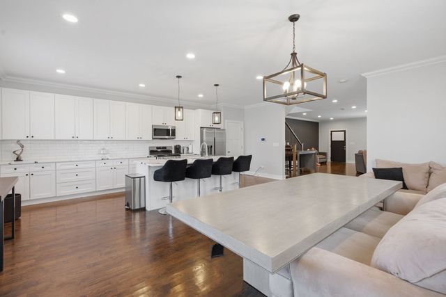 612 S 13th Avenue, Maywood, IL 60153