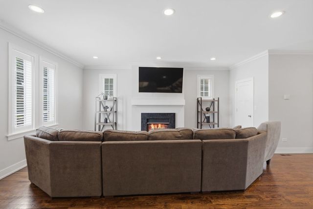 612 S 13th Avenue, Maywood, IL 60153