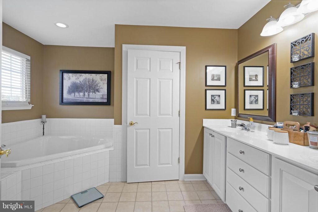 3538 RAVENNA LN, Vineland, NJ 08361