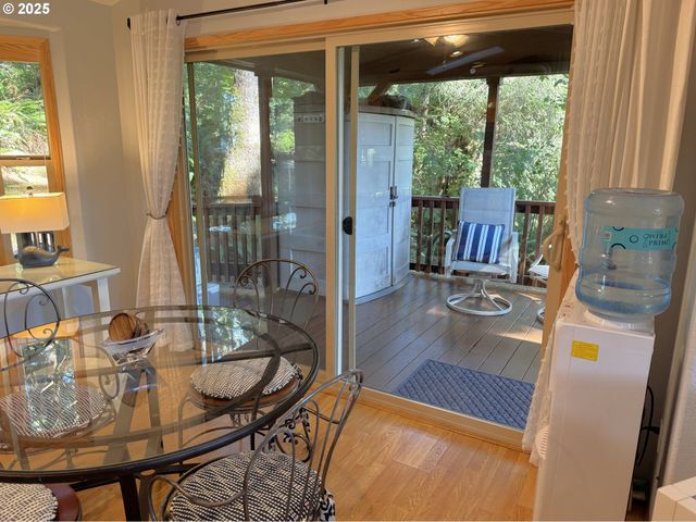 19921 WHALESHEAD Rd EL1, Brookings, OR 97415