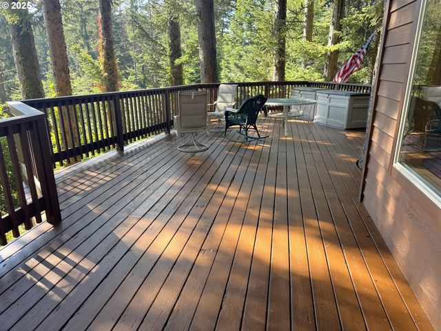 19921 WHALESHEAD Rd EL1, Brookings, OR 97415