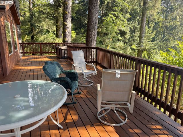 19921 WHALESHEAD Rd EL1, Brookings, OR 97415