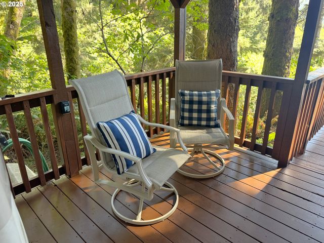 19921 WHALESHEAD Rd EL1, Brookings, OR 97415