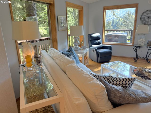 19921 WHALESHEAD Rd EL1, Brookings, OR 97415