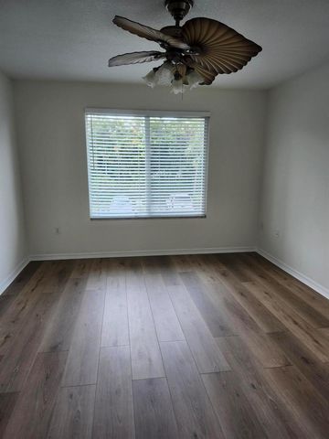 1009 VILLA Lane, Boynton Beach, FL 33435