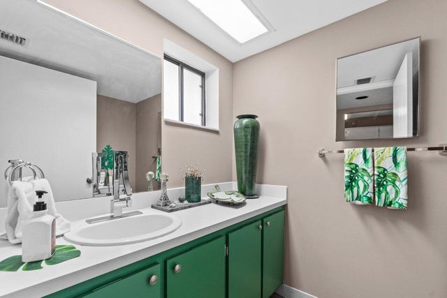 5100 Las Verdes Circle 316, Delray Beach, FL 33484