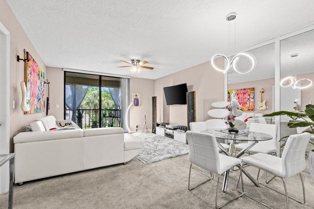 5100 Las Verdes Circle 316, Delray Beach, FL 33484