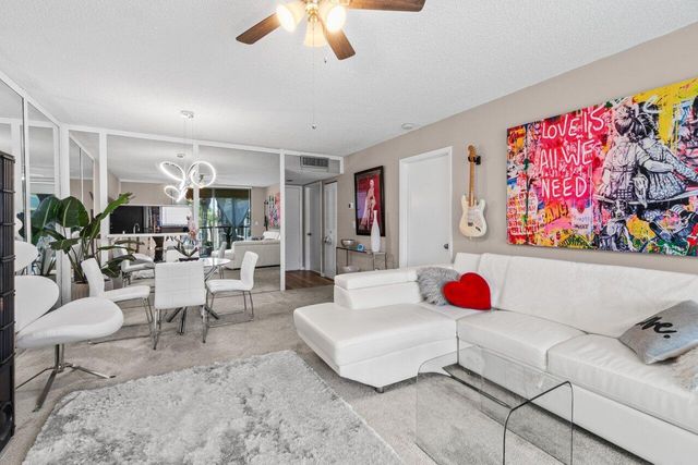 5100 Las Verdes Circle 316, Delray Beach, FL 33484