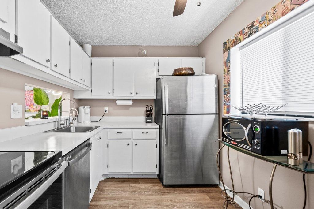 5100 Las Verdes Circle 316, Delray Beach, FL 33484