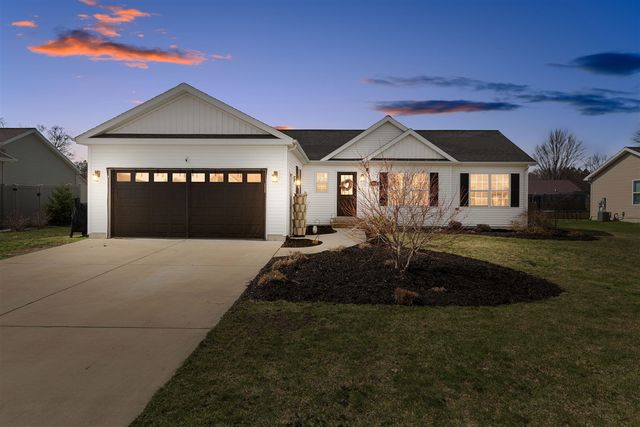 9048 Second Street, Baroda, MI 49101