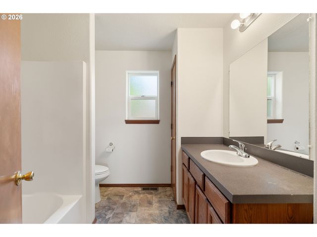 4701 Ne KILLINGSWORTH St, Portland, OR 97218