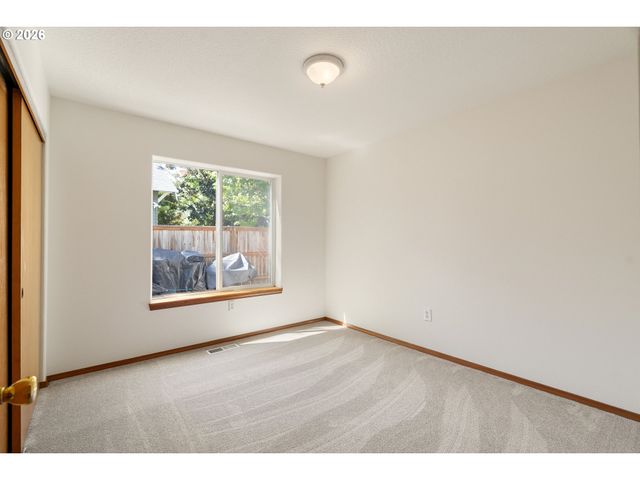 4701 Ne KILLINGSWORTH St, Portland, OR 97218
