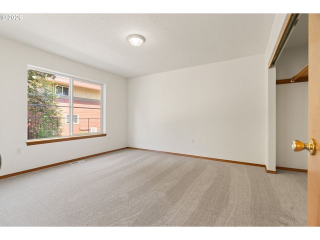4701 Ne KILLINGSWORTH St, Portland, OR 97218