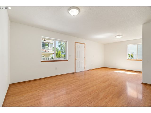 4701 Ne KILLINGSWORTH St, Portland, OR 97218