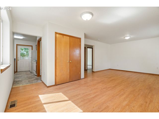 4701 Ne KILLINGSWORTH St, Portland, OR 97218