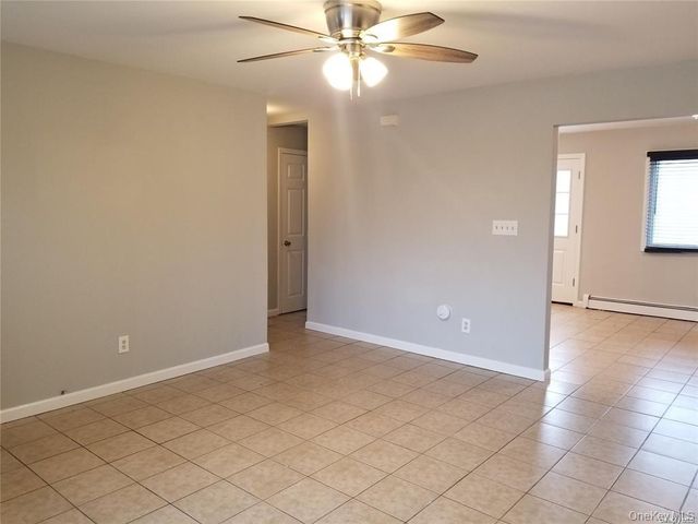 6 Roland Place B, West Babylon, NY 11704