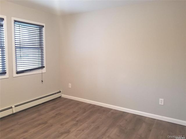 6 Roland Place B, West Babylon, NY 11704