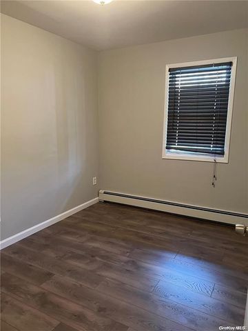 6 Roland Place B, West Babylon, NY 11704