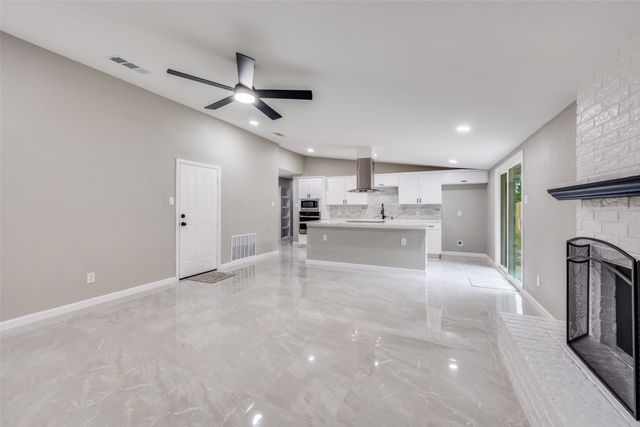 3605 Daniel Drive, Arlington, TX 76014