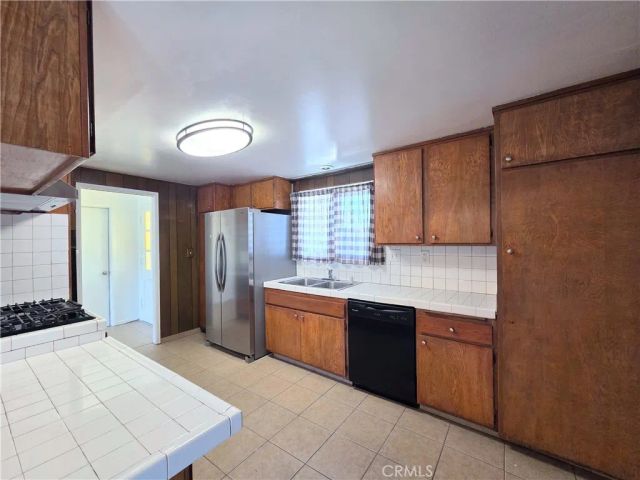 873 E Turmont, Carson, CA 90746