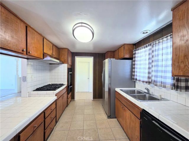 873 E Turmont, Carson, CA 90746
