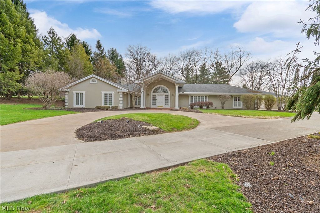 2520 Glenmont Road NW, Canton, OH 44708